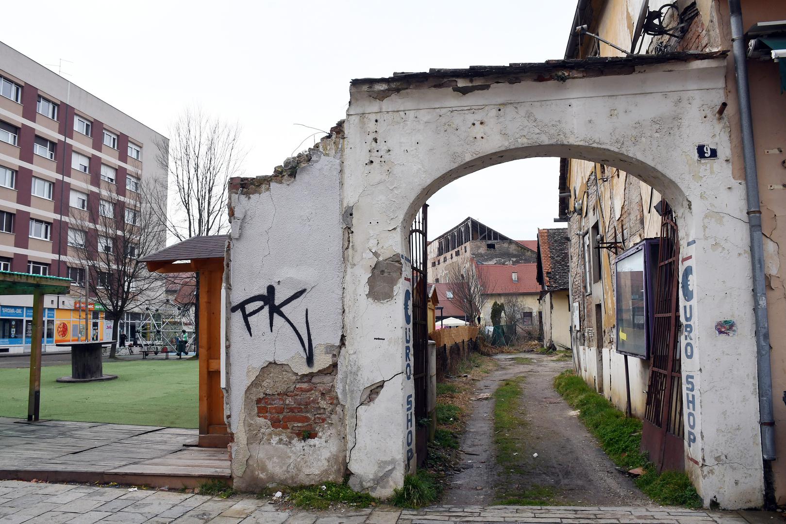 Inače, krenula je i gradnja zamjenske zgrade za najveću koja je oštećena u potresu u Sisku. 