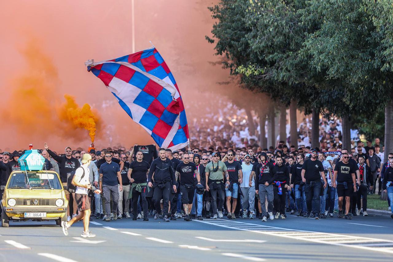 Split: Korteo Torcide prema stadionu Poljud