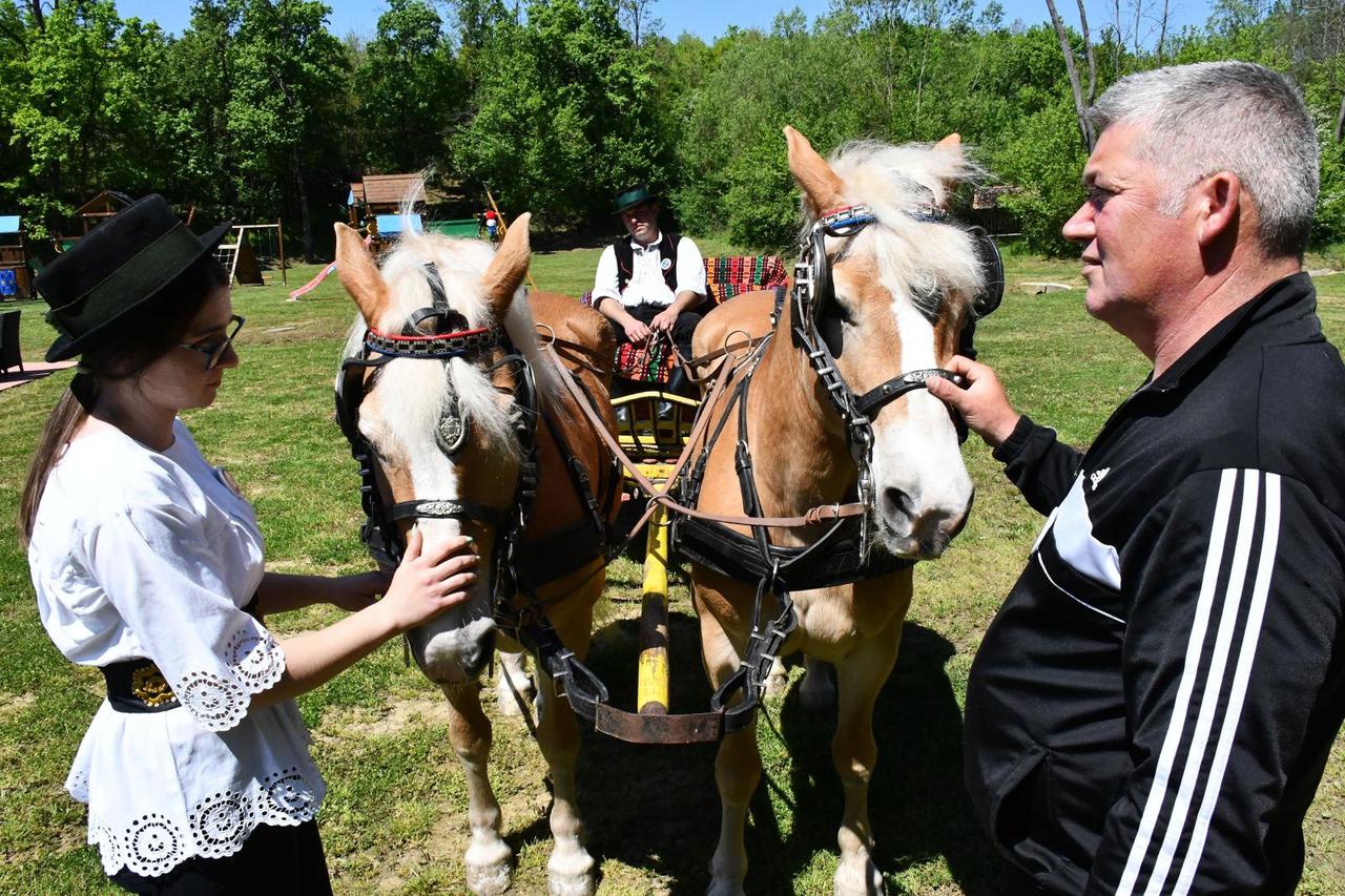Bukovlje: Ministrica Nikolina Brnjac predstavila kampanju "Doživi domaće - istraži ruralnu Hrvatsku".