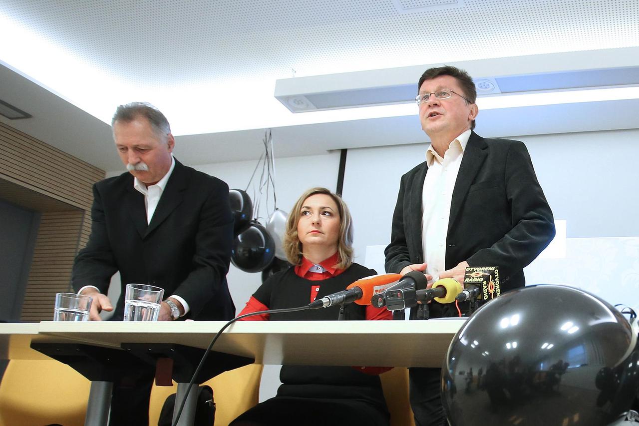 22.12.2014., Zagreb - Konferencija za medije Matice hrvatskih sindikata na temu 'Proslava' 3. obljetnice dolaska na vlast Kukuriku koalicije. Sinisa Mihelic, Vilim Ribic, Sanja Sprem, Branimir Mihalinec, Ankica Prasnjak. Photo: Sanjin Strukic/PIXSELL