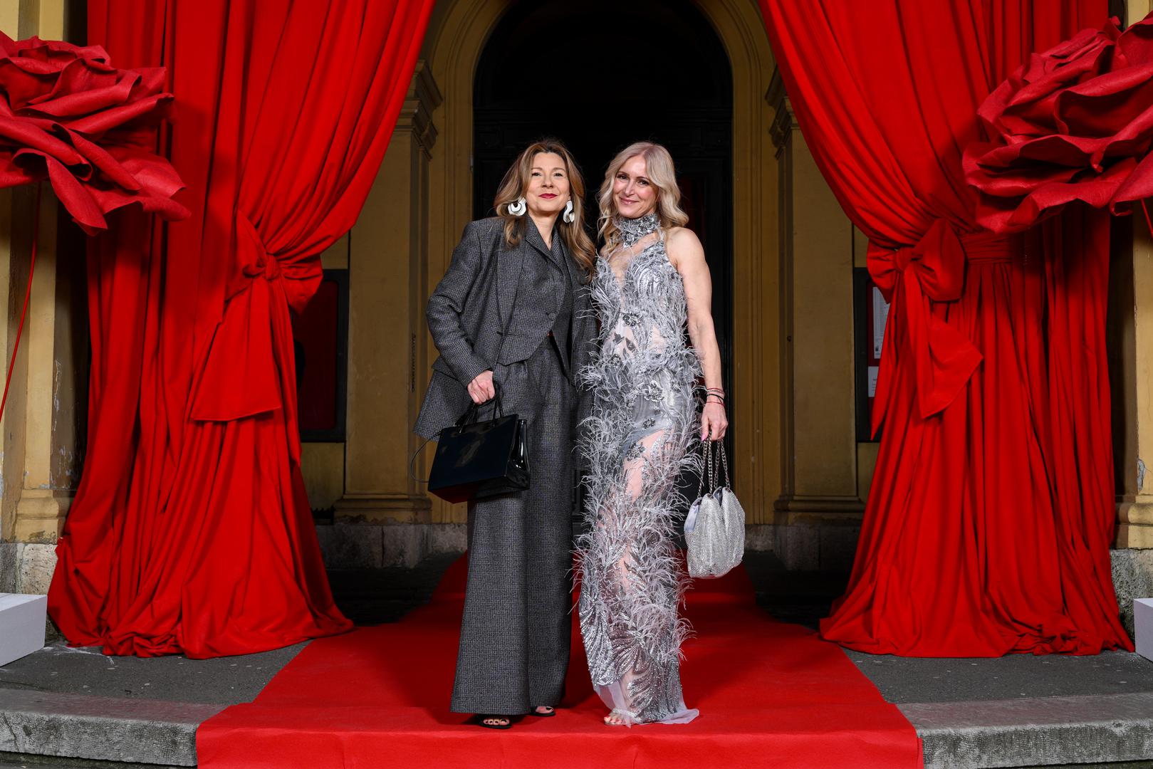 Urednica Scene i časopisa Ekran Večernjeg lista Anamarija Kronas s voditeljicom Uršulom Tolj.