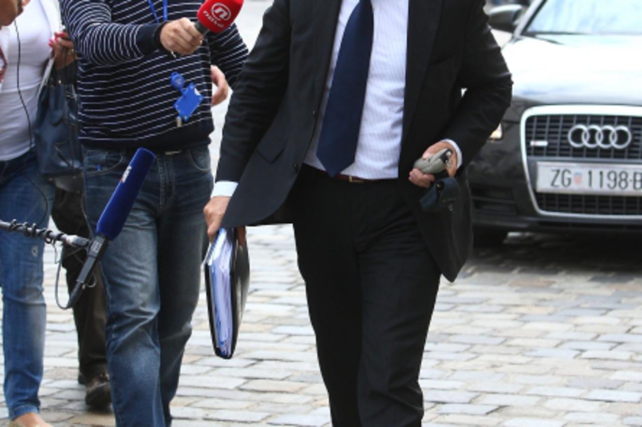 '16.09.2010., Zagreb - Dolazak ministara u Vladu RH na Markovom trgu u Zagrebu. Drazen Bosnjakovic, ministar pravosudja. Photo: Davor Puklavec/PIXSELL'