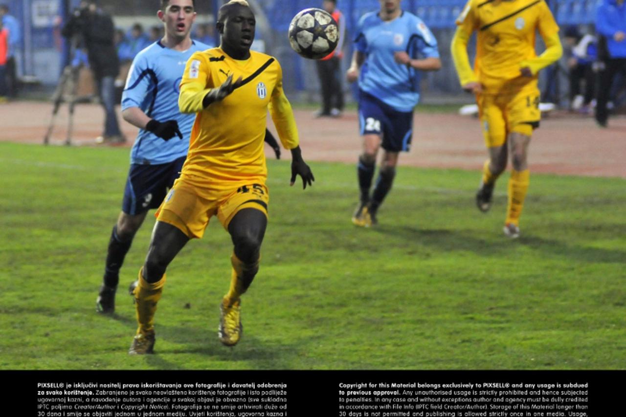 '03.04.2013., Vinkovci - Polufinale Hrvatskog nogometnog kupa, HNK Cibalia - HNK Lokomotiva. Petar Misic, Lamin Samateh. Photo: Goran Ferbezar/PIXSELL'