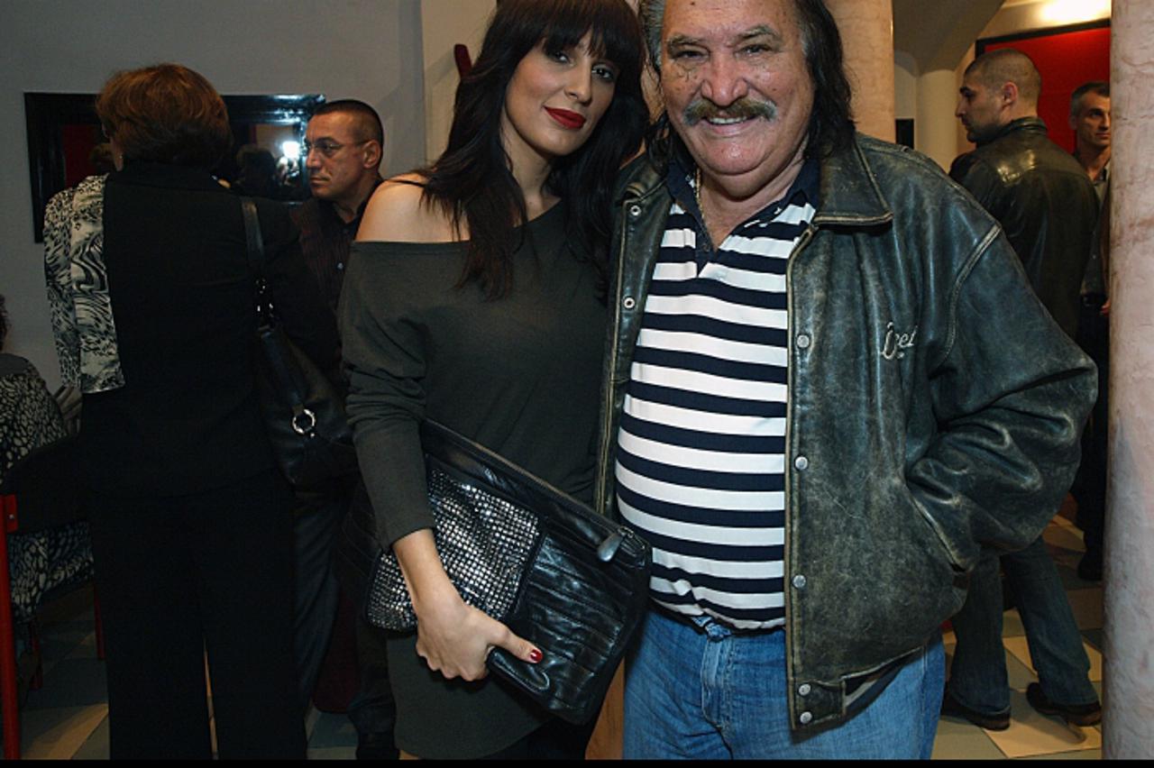 '25.09.2010., Zagreb - Otvorena kazalisna sezona u kazalistu Kerempuh premijernom izvedom predstave Ante Tomica Cudo u Poskokovoj Dragi. Mate Miso Kovac s kcerkom Ivanom.   Photo: Borna Filic/PIXSELL'