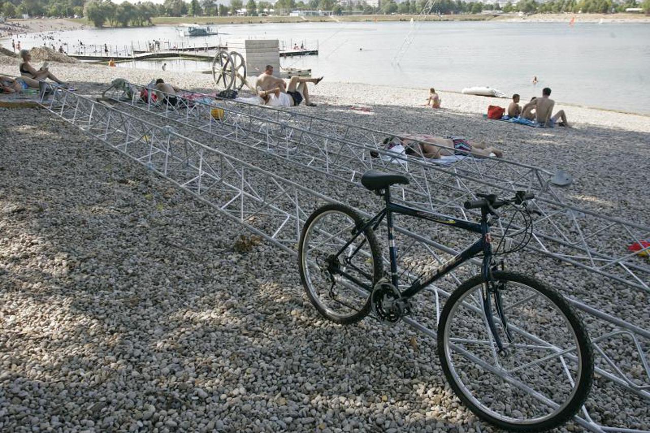 bicikl na plaži