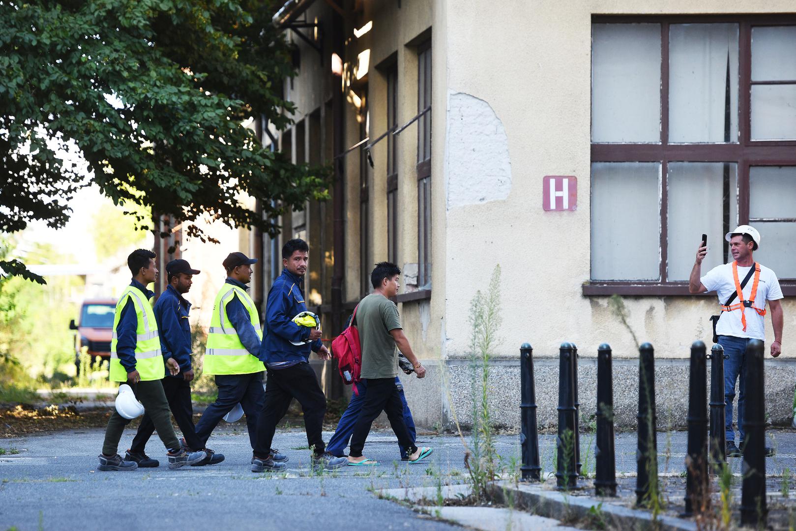 Gradi se na zemljištu površine 50.000 četvornih metara, oko 500 metara od centra grada.

