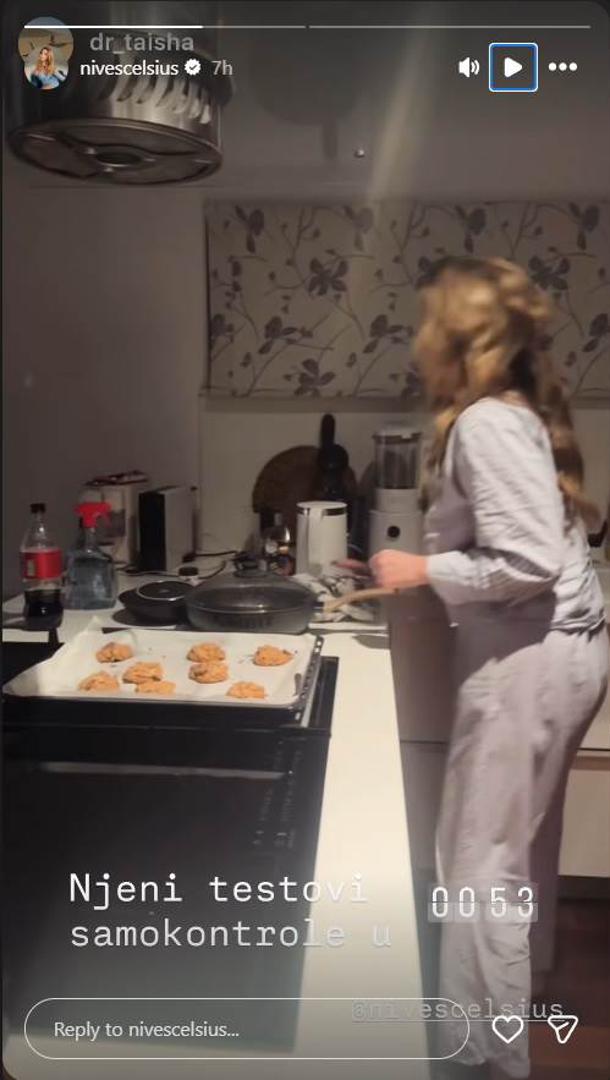 Kako se može vidjeti, Nives je u to vrijeme pekla kekse, no nije ih mislila jesti odmah. 'Ne moraš jesti. To ti je test samokontrole', odgovorila joj je Nives.