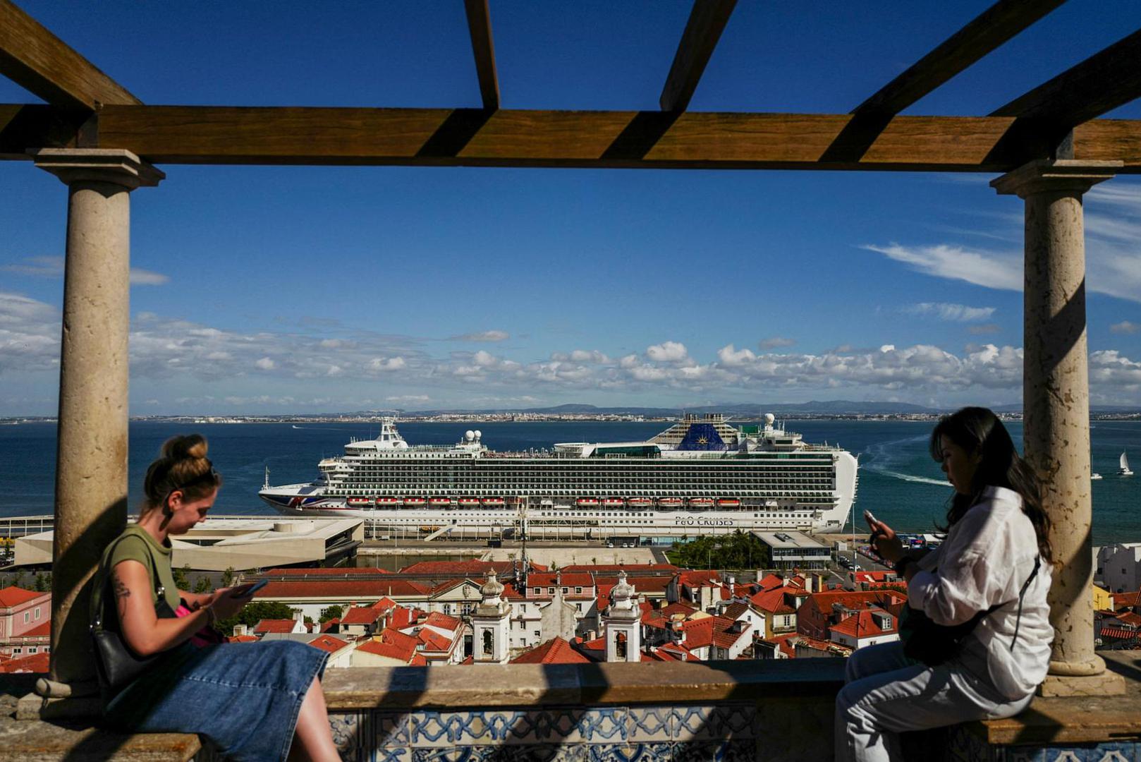 Lisabon, Portugal: 1700 eura