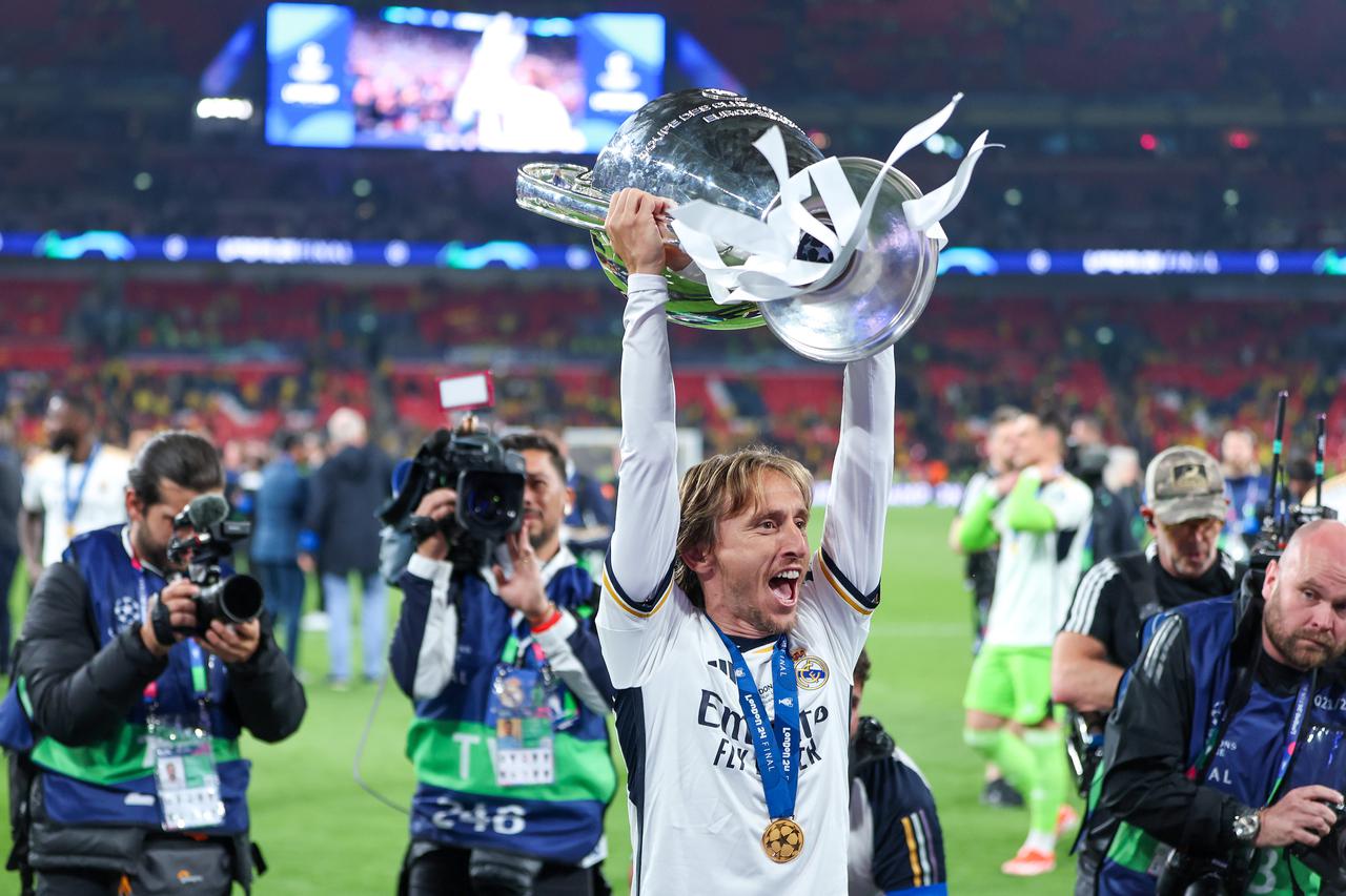 Modrić najtrofejniji Realov igrač u povijesti, 6. put dignuo pokal Lige prvaka 