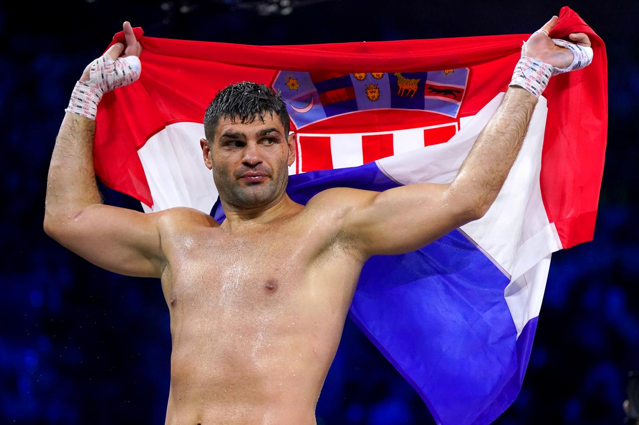 Oleksandr Usyk v Anthony Joshua - King Abdullah Sport City Stadium