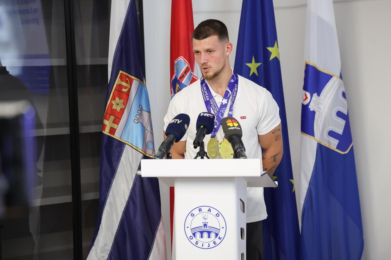 Osijek: Gradonačelnik Ivan Radić  primio je Iliju Kovtuna povodom osvajanja dviju zlatnih medalja