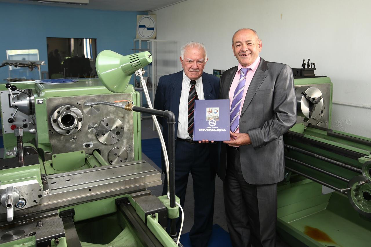 monografija Prvomajske 1936. - 2016, Vlasnik Djuro Pacin i autor  monografije Branko Milcic