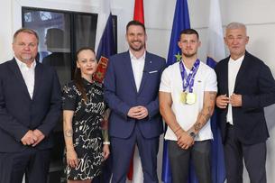 Ponosni smo na Iliju Kovtuna, koji je donio dva europska zlata