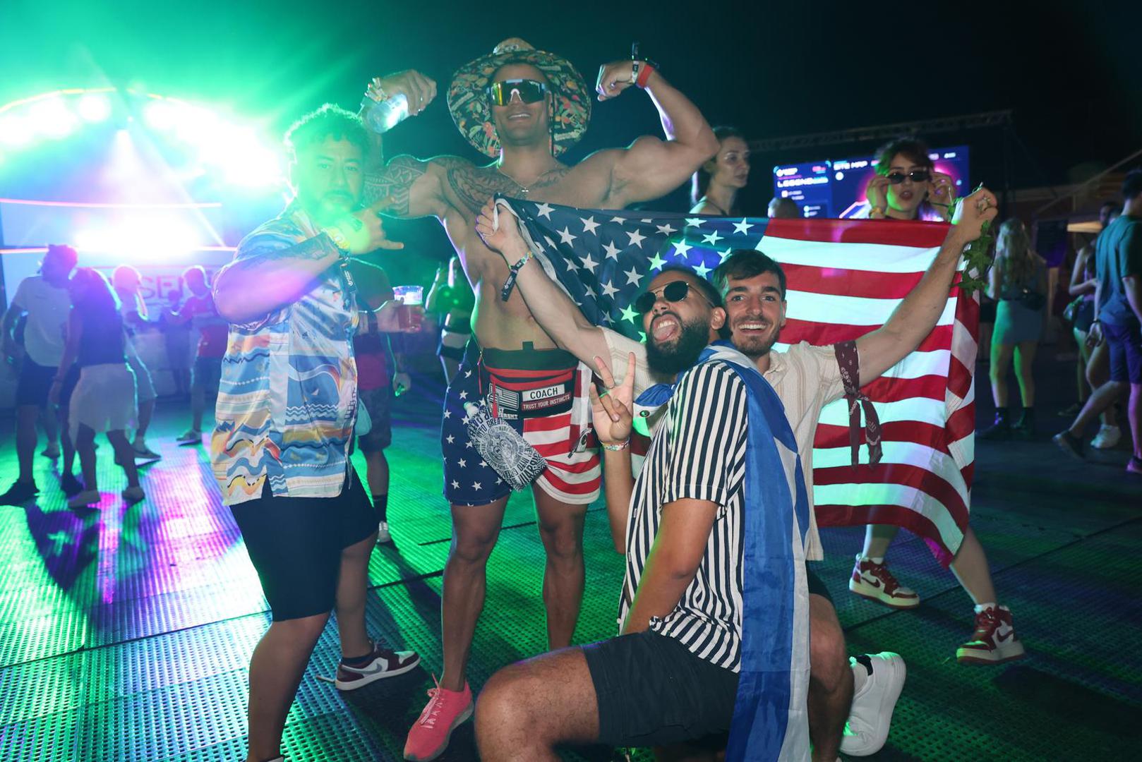 Deveto izdanje Ultra Europe festivala upravo je u tijeku u Splitu, a sinoć je održana druga festivalska večer. Još večeras partijaneri iz cijelog svijeta zabavljaju se na splitskom Parku mladeži, a potom zabava seli na otoke. Ovaj događaj privlači brojne zaljubljenike u ovaj tip glazbe, a tijekom festivala očekuje se ukupno 140.000 ljudi.