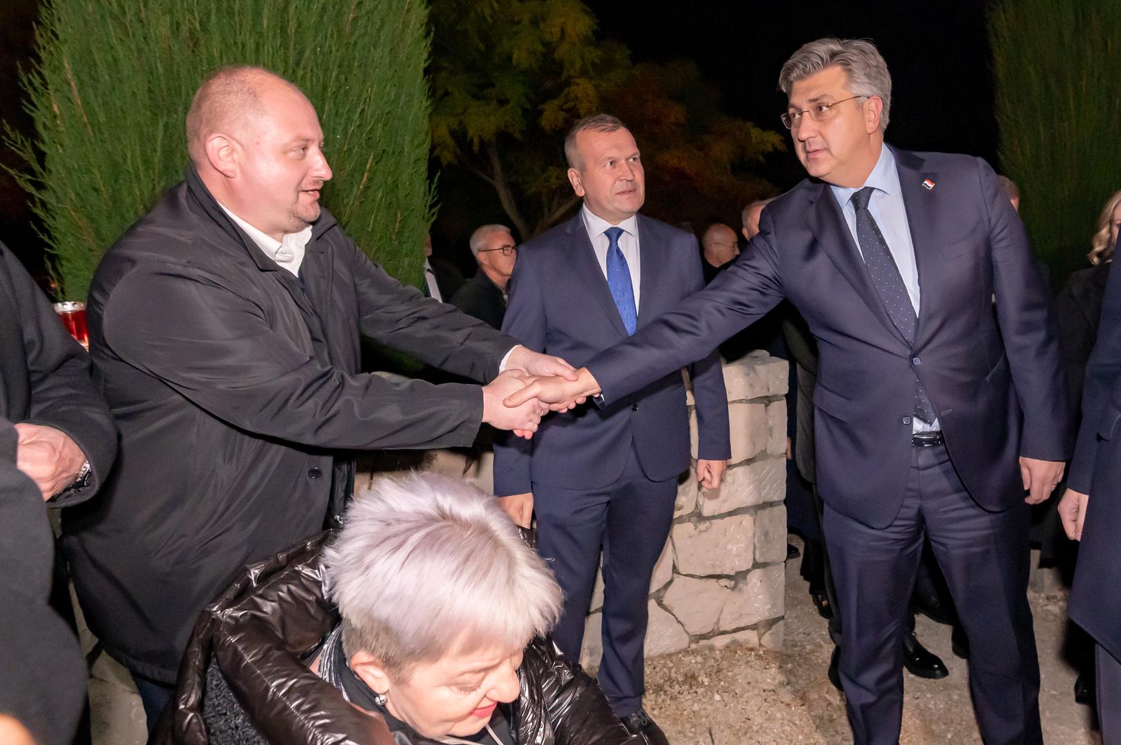17.11.2022., Skabrnja - Polaganje vijenaca i paljenje svijeca uoci sutrasnje obljetnice stradavanja branitelja i civila 1991. godine. Predsjednik Vlade RH Andrej Plenkovic Photo: Dino Stanin/PIXSELL