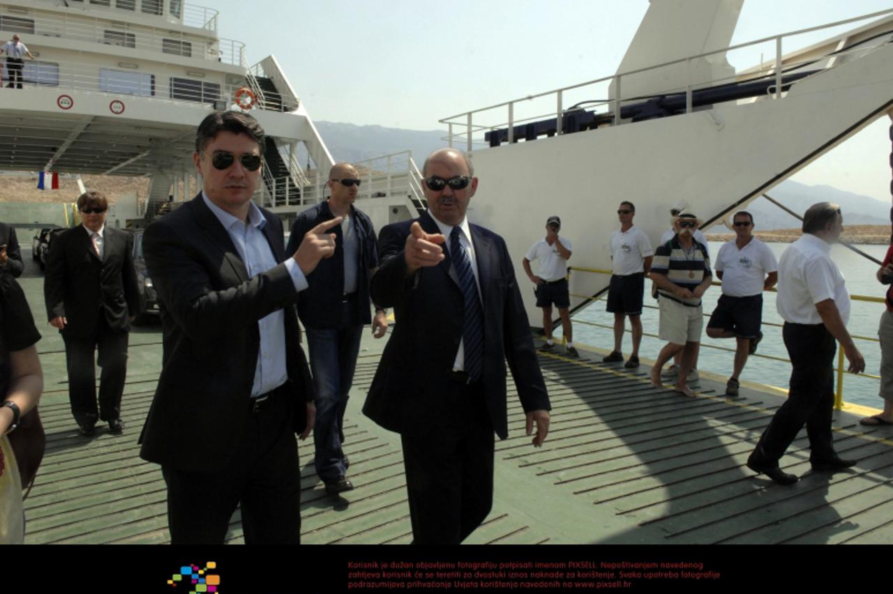 '03.07.2012., Stinica, Rab- Predsjednik Vlade Republike Hrvatske Zoran Milanovic sa zamjenikom ministra pomorstva, prometa i infrastrukture Zdenkom Antesicem na otvorenju trajektnog pristanista Rapske