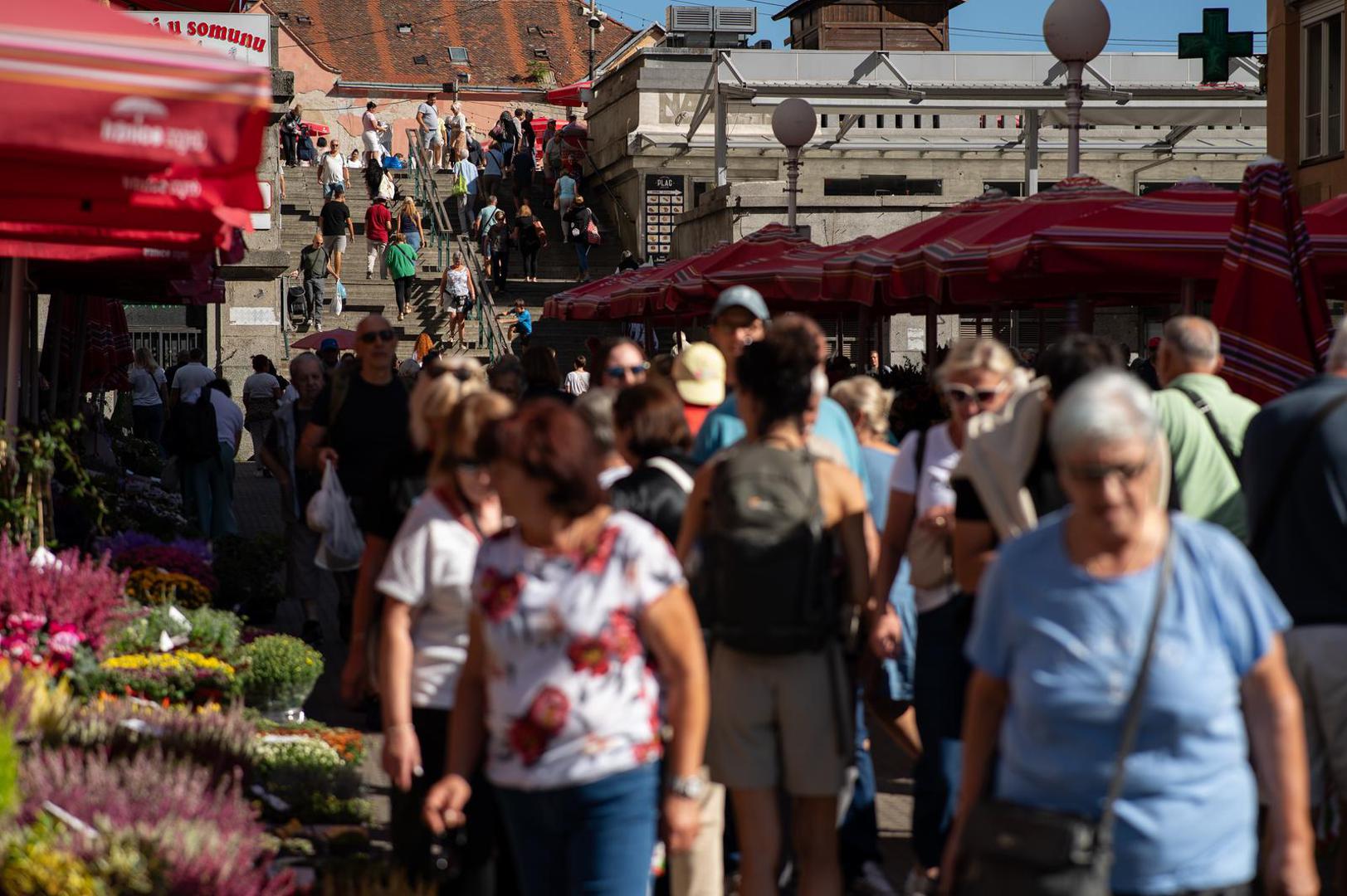 Strahovi i zabrinutosti ljudi u Hrvatskoj, kao i u mnogim drugim zemljama, izrazito su raznoliki i duboko ukorijenjeni, proizlazeći iz složenog preplitanja društvenih, političkih, ekonomskih i kulturnih uvjeta. Najrašireniji strahovi imaju društvene i političke implikacije te su odraz šireg globalnog konteksta. Pitali smo ChatGPT, platformu umjetne inteligencije, čega se Hrvati najviše boje, a odgovor deset najčešćih strahova donosimo u nastavku. 
