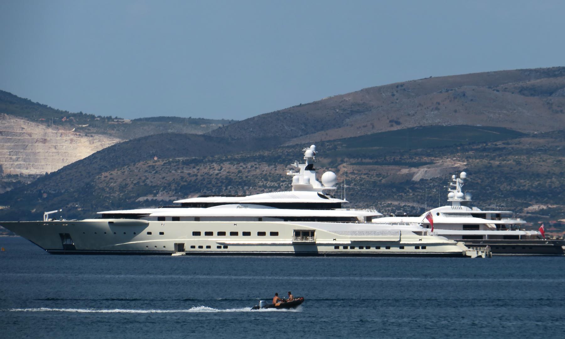 Trenutno je u vlasništvu šeika Abdullaha bin Zayeda Al Nahyana.