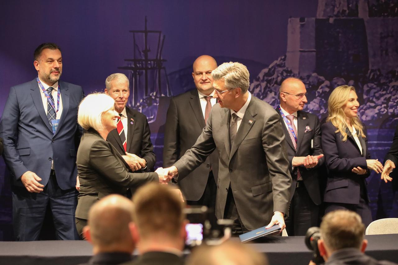 Dubrovnik: U sklopu Inicijative triju mora potpisan sporazum u području energetike, prometa, tehnologije, financija i porezne politike