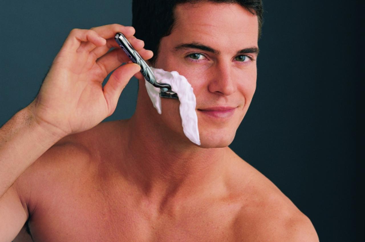 'muskarac brijanje kozmetika'