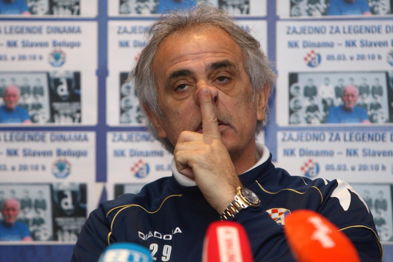 '04.03.2011., Zagreb, NK Dinamo. Konferencija za medije trenera NK Dinamo, Vahida Halilhodzica, povodom sutrasnje utakmice koju NK Dinamo igra protiv NK Slaven Belupa. Vahid Halilhodzic Photo: Davor P