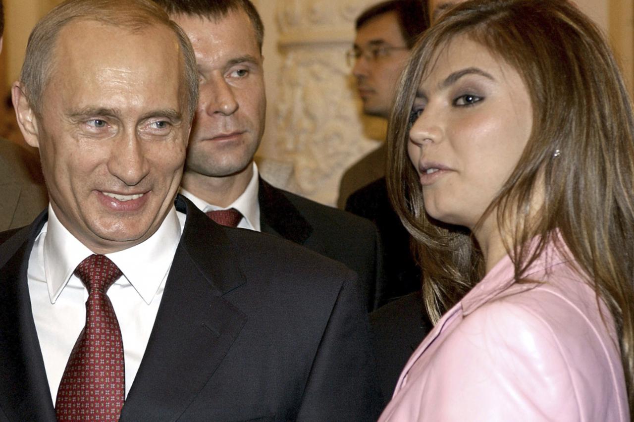vladimir putin,ljudmila putin,alina kabajeva,julija beganova (1)
