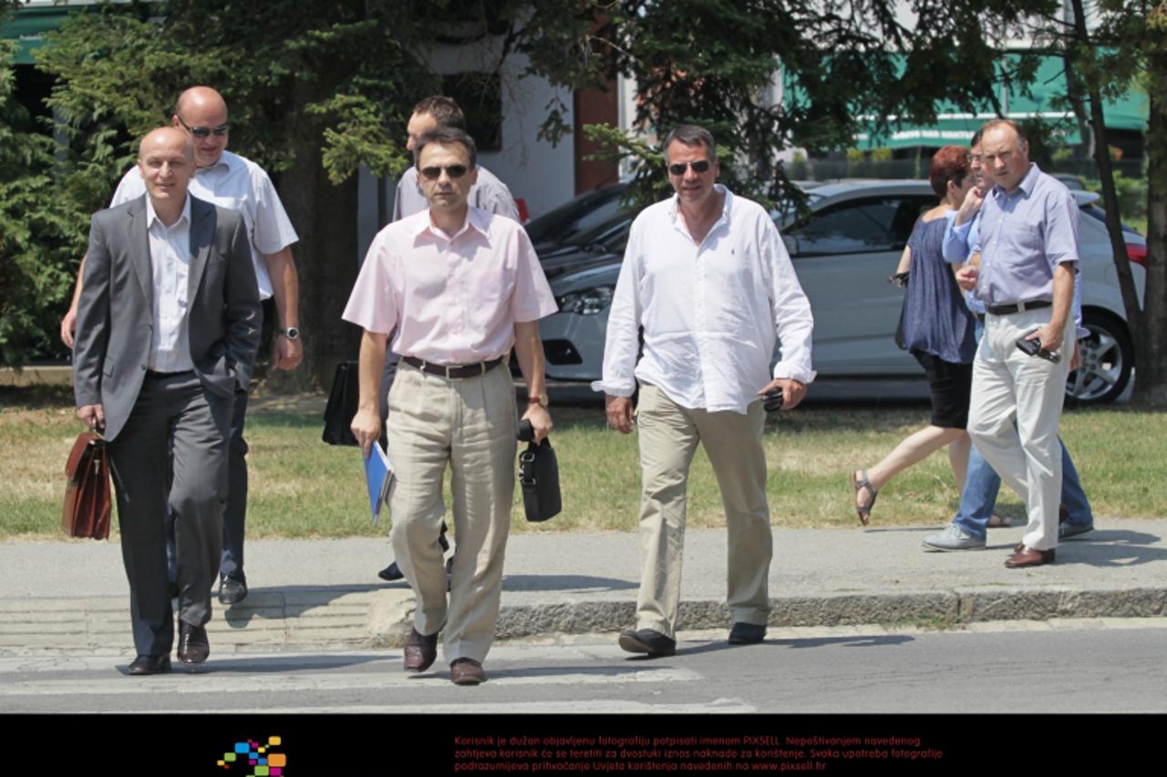 '06.07.2012., Koprivnica - Sudjenje Miroslavu Vitkovicu kojeg su za klevetu tuzili Damir Polancec, Zdravko Sestak, Darko Marinac, Sasa Romac i Josip Pavlovic. Photo: Marijan Susenj/PIXSELL'