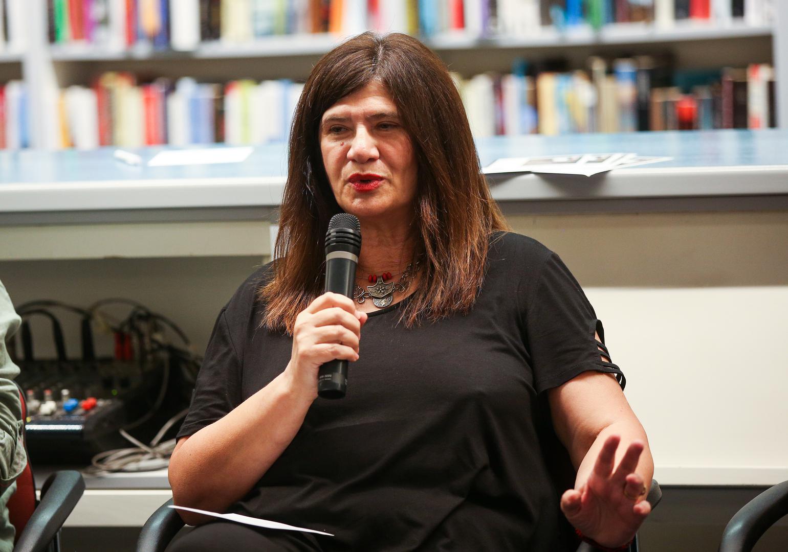 26.06.2023. Zagreb - U Knjiznici i citaonici Bogdana Ogrizovica otvorena je izlozba Maka Vejzovica pod nazivom "Atelijer". Mak Vejzovic predstavio je radove koji pokazuju emocionalnu i simbolicku praznog atelijera nakon gubitka oca, Fadila Vejzovica. Photo: Zeljko Hladika/PIXSELL