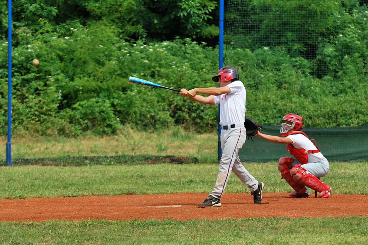 \'02.07.2011., Sisak - U organizaciji Baseball kluba Sisak Storks organiziran je,na njihovom novom terenu, baseball kamp na kome je sudjelovalo dosta mladih Siscana i clanovi kadetske reprezentacije H