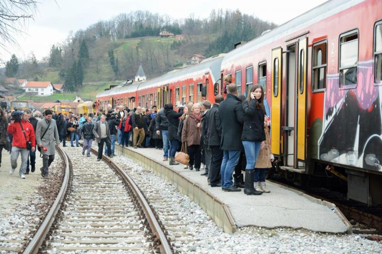 željeznica,pruga,vlak,Đurmanovec,Slovenija