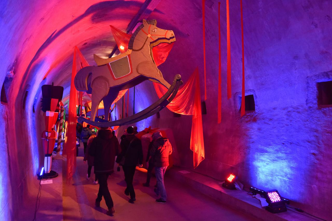 Advent - tunel Grič