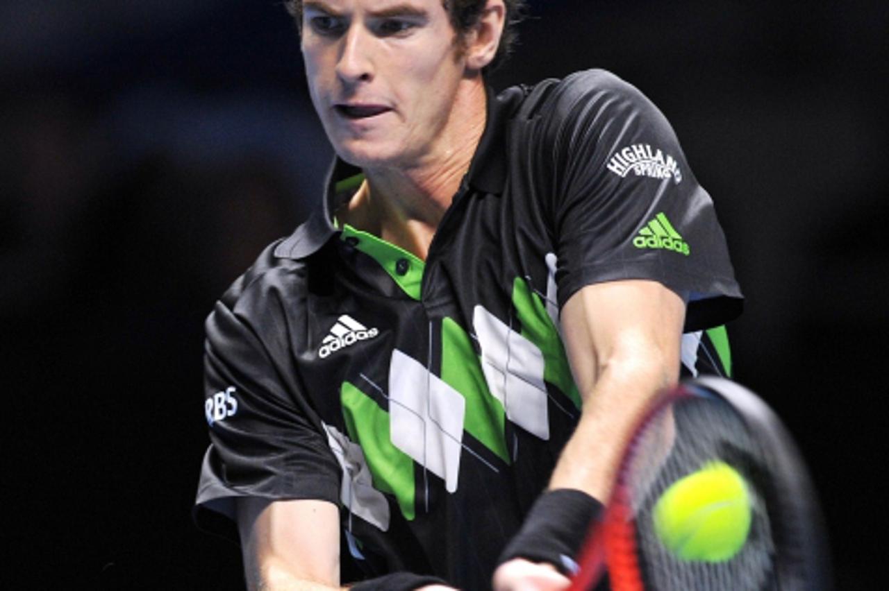 \'Andy Murray of Great Britain plays againa