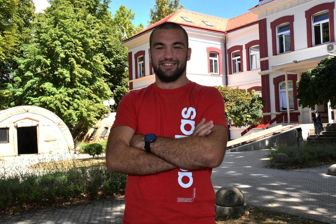 Slavonski Brod: Student kineziologije Marko Peić koji odlazi volontirati u Afriku