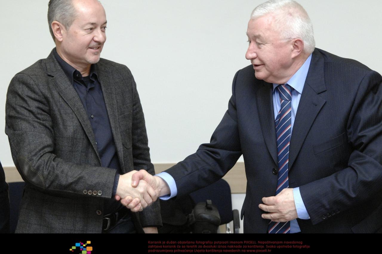 '10.01.2012., Prelog - Austrijska firma Paul Green sklopila posao s gradom Prelogom o gradnji tvornice obuce s distributivnim centrom za ovaj dio Europe. U tvornici ce zaposliti 200 ljudi. Direktor tv