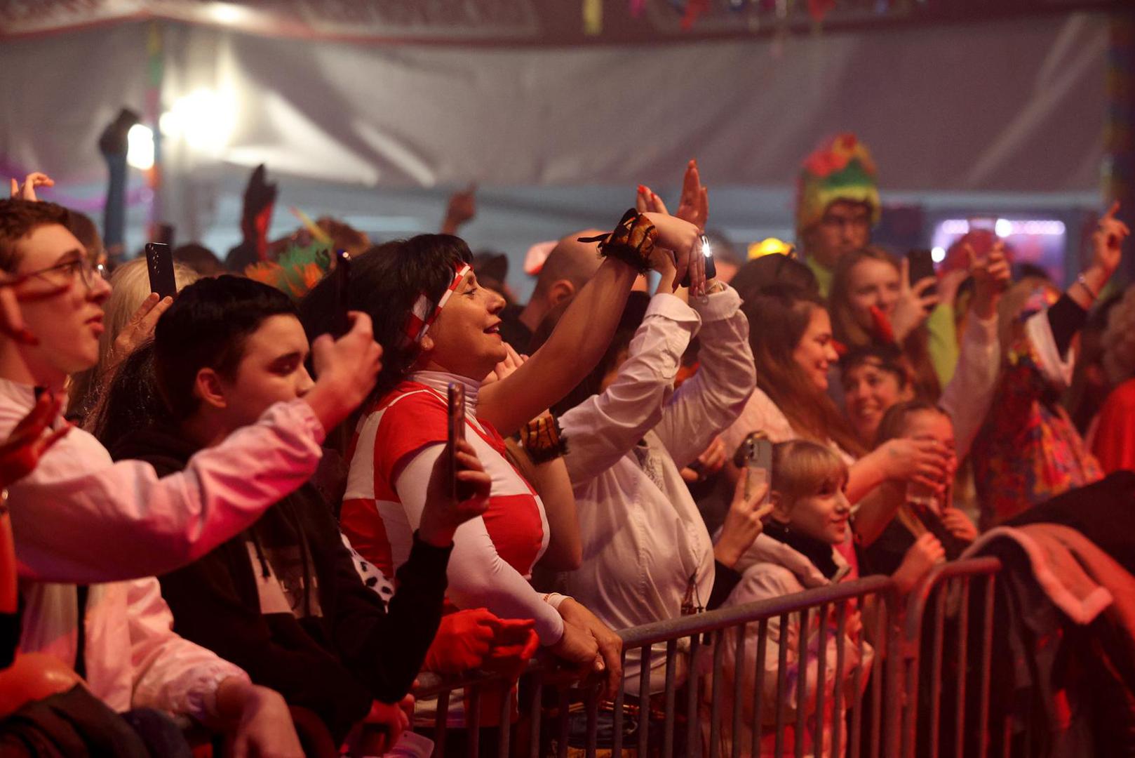 Pjevačica je izvela svoje brojne hitove, no ono što je privuklo najviše pozornosti jest njezin kostim.