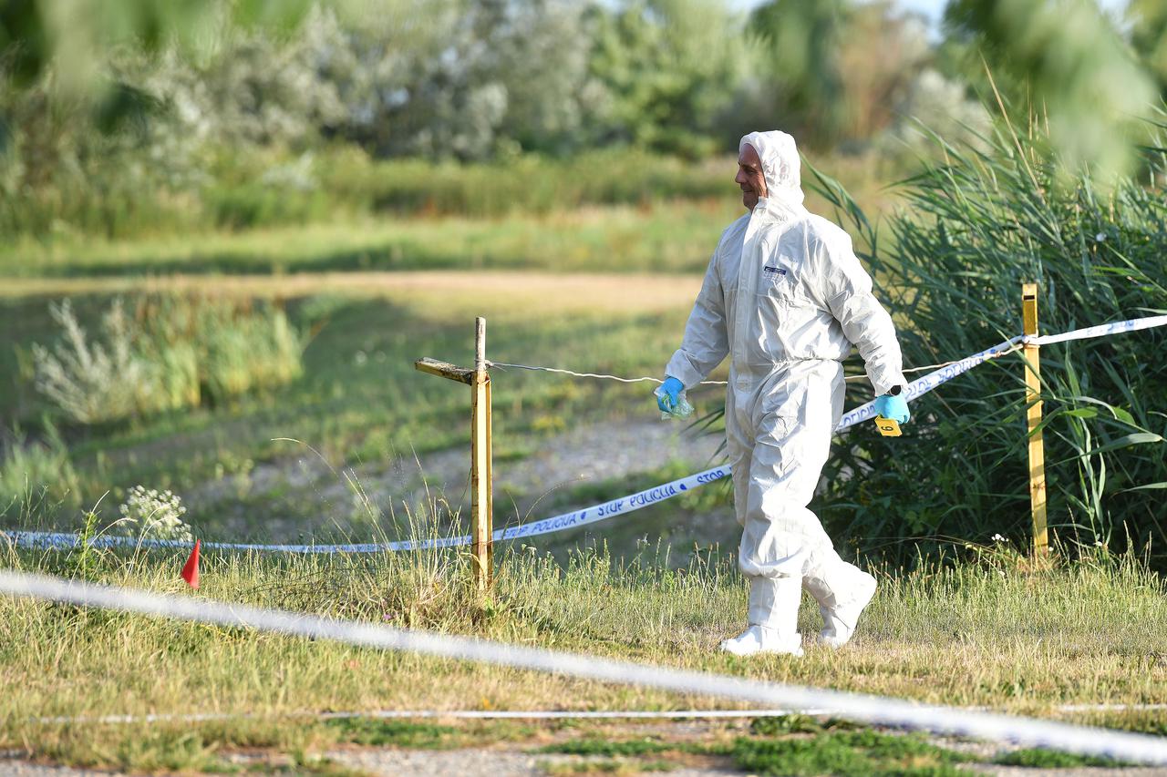 Policijski očevid kod Male Subotice gdje je pronađeno tijelo muškarca, sumnja se na ubojstvo