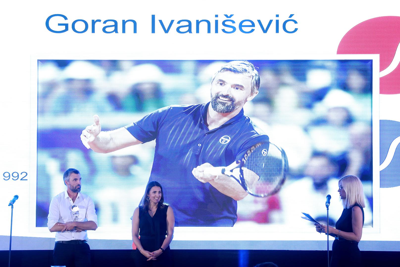 Večer je započela filmom o teniskim uspjesima koji je izazvao vrlo emotivne reakcije kako tenisača, tako i svih prisutnih u Kristalnoj dvorani koji su pomno pratili i prisjećali se nekih od najvećih uspjeha u svijetu sporta uopće. 