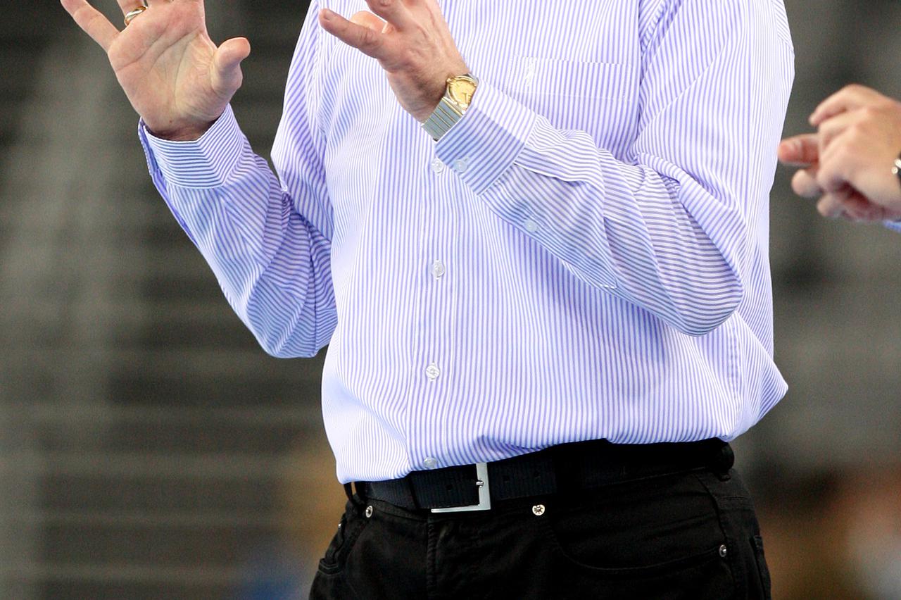 24.03.2012., Arena, Zagreb - Rukomet, druga utakmica osmine finala Lige prvaka, Croatia Osiguranje Zagreb - HC Metalurg Skopje.Trener Lino Cervar. Photo: Igor Kralj/PIXSELL