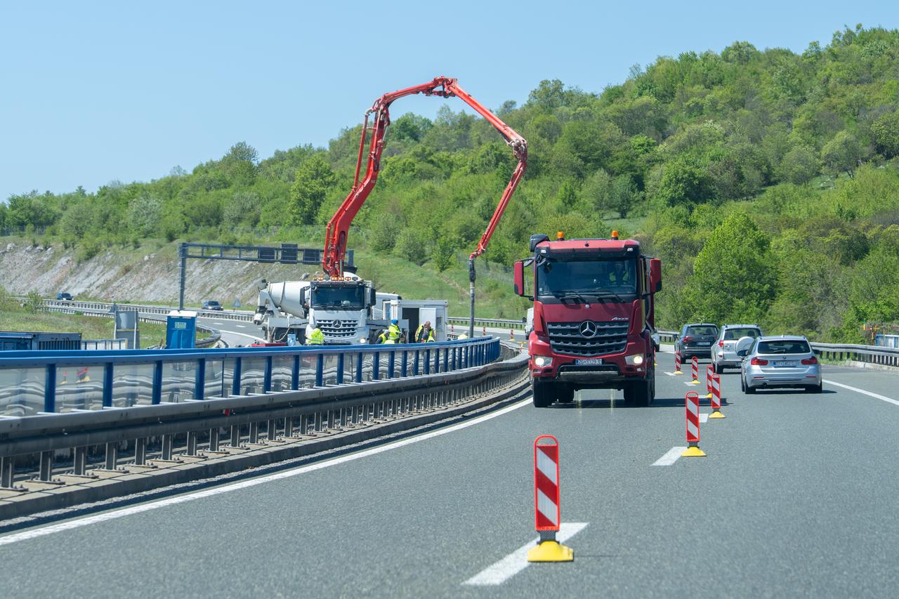 Gužva na A1 između Žute Lokve i Otočca, kolona oko 2 kilometra