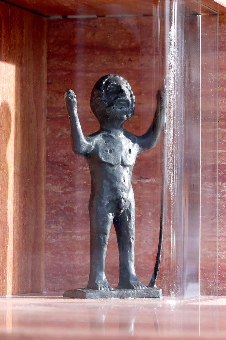 U planu je postavljanje replike rimske posude u Zagorskoj ulici, srebrnog novca rimskog cara Galerija na pročelju zgrade Hrvatskog sabora, kao i potencijalna instalacija zlatnika rimskog cara Valentinijana III. u Španskom, na lokaciji gdje je pronađen — ispod sata na Trgu Ivana Kukuljevića.