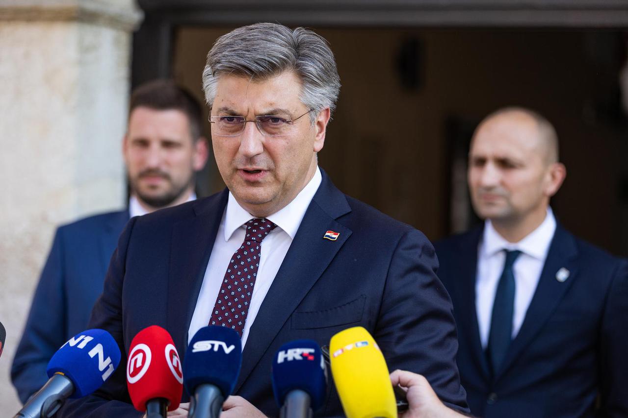 Osijek: Andrej Plenković sastao se s gradonačelnikom Ivanom Radićem i županom Ivanom Anušićem
