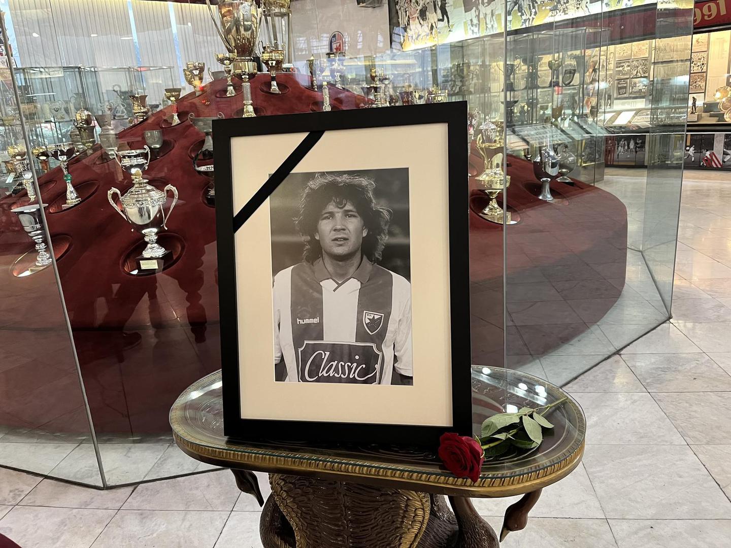 17, December, 2022, Belgrade - The book of mourning on the occasion of the death of Sinisa Mihajlovic was opened in the Red Star FC Museum.    17, decembar, 2022, Beograd - Knjiga zalosti povodom smrti Sinise Mihajlovica otvorena je u Muzeju FK Crvena zvezda.     Photo: M.M./ATAImages/PIXSELL