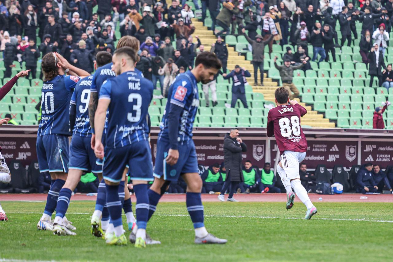 Utakmica 18. kola Premijer lige između FK Sarajevo i FK Željezničar odigrana je na Olimpijskom stadionu Asim Ferhatović Hase u Sarajevu
