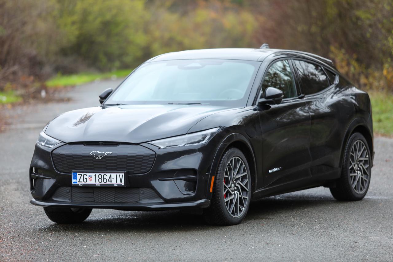 Ford mustang mach e on sale cijena