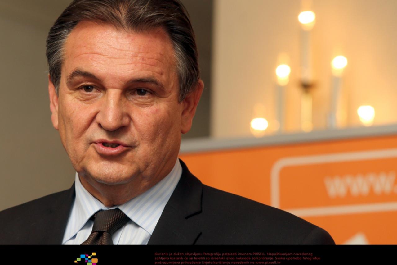 '15.11.2012. Zagreb - Radimir Cacic  na konferenciji za medije u drustvu novoizabrane podpredsjednice Vlade, Vesne Pusic i Ivanom Vrdoljakom koji ce preuzeti ministarstvo gospodarstva. Photo: Robert A