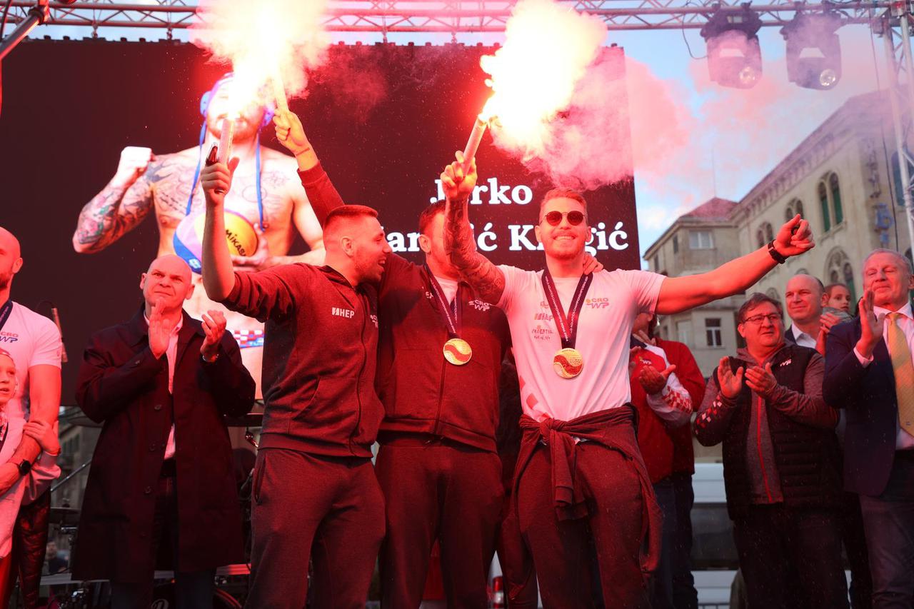 Split: Na rivi organiziran doček zlatnih vaterpolista