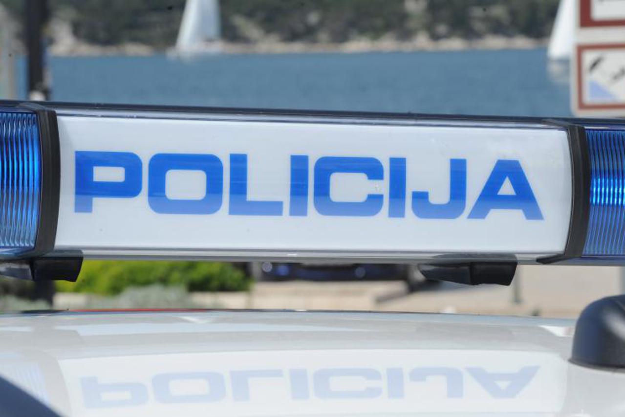 policija