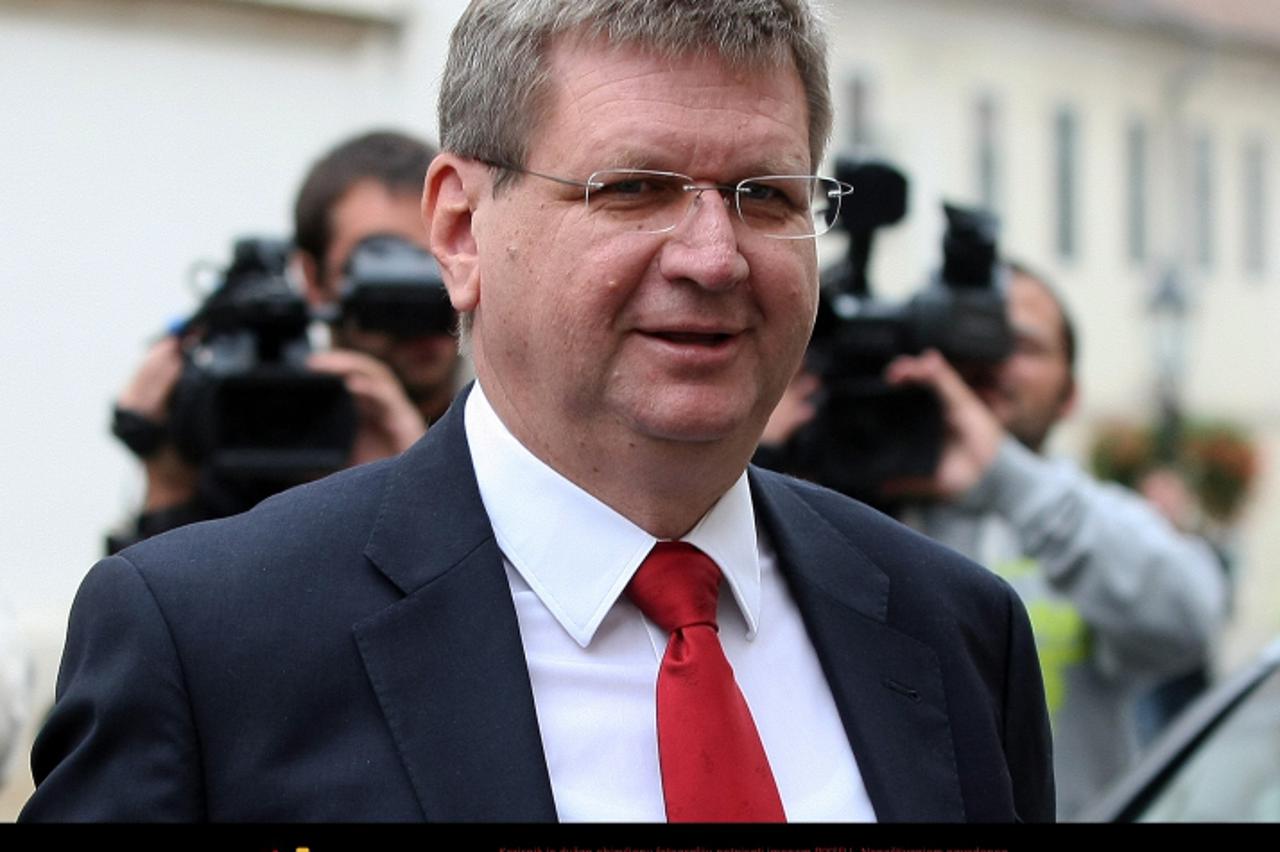 '15.09.2012., Zagreb - Ministar rada Mirando Mrsic dolazi na zadnji sastanak radi provodjenja postupka mirenja Pregovarackog odbora Vlade Republike Hrvatske i cetiriju sindikata javnih sluzbi.  Photo: