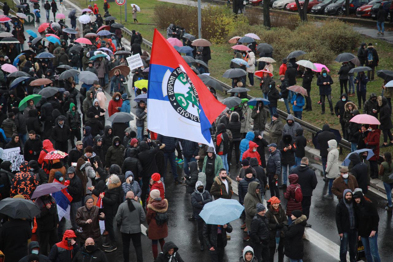 Blockade of traffic on the highway near the Sava Center with a request to ban the work of Rio Tinto in Serbia.Blokada saobracaja na auto-putua kod Sava centra sa zahtevom za zabranu rada Rio Tinta u Srbiji.