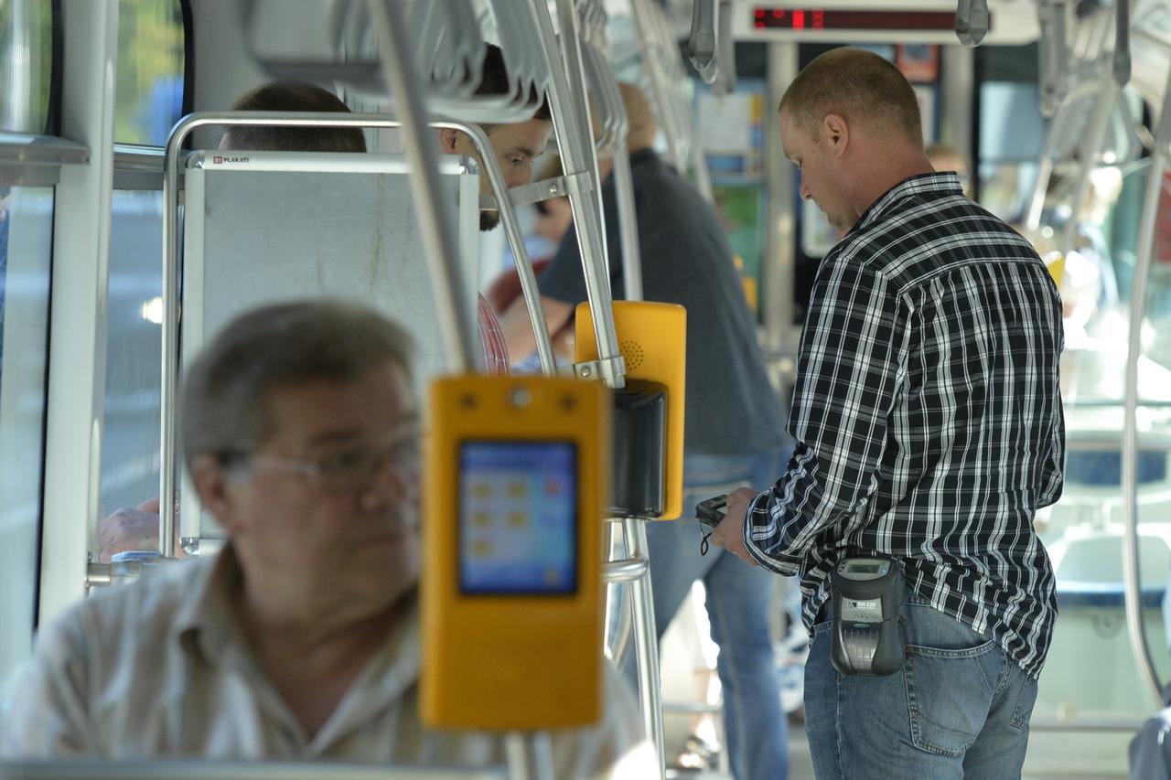 Zagreb: Zbog ispitivanja novog sustava ZET od danas ukida kupnju karata putem mobitela